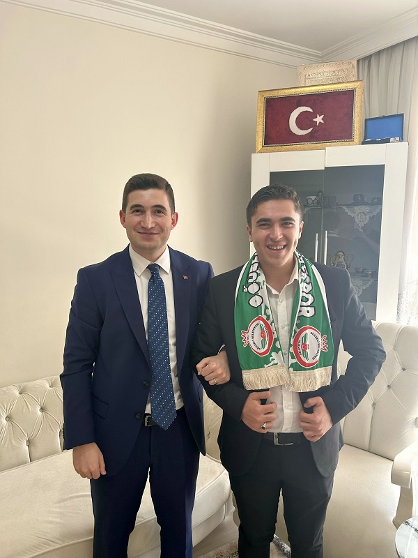 Kaymakamımız Mikail Ersöz, özel kardeşimiz Efe Cuma Kamalı’yı evinde ziyaret etti.